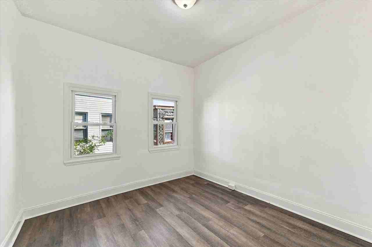 2521 N Douglas St - Photo 7 of 11