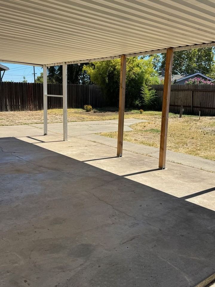6812 Treebine Ave - Photo 4 of 7