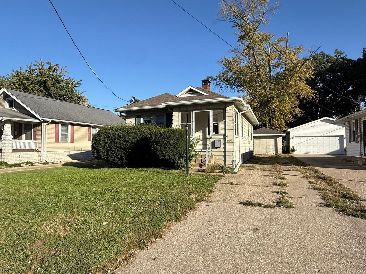 607 E Forrest Hill Ave - Photo 2 of 11