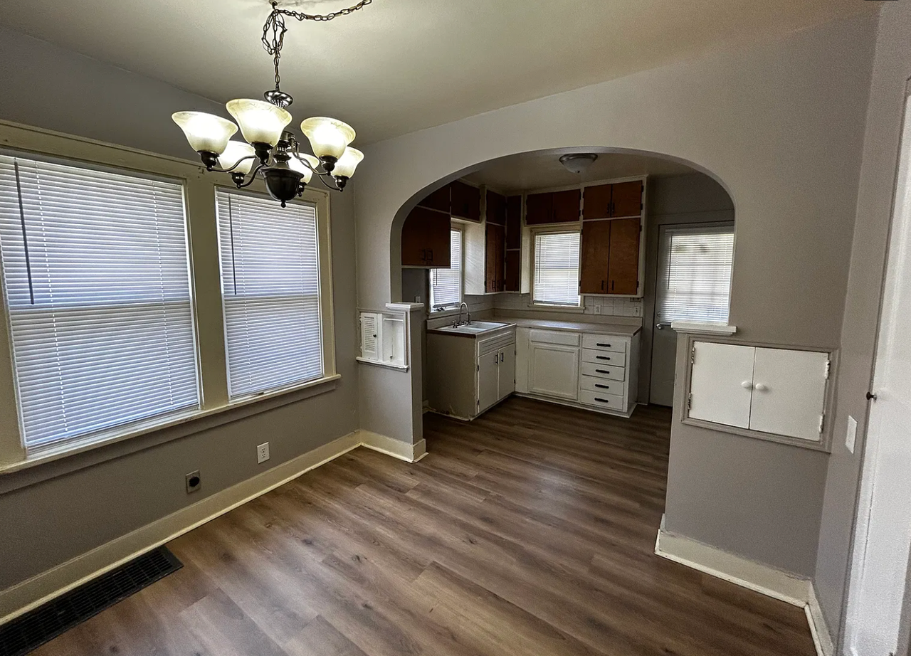 607 E Forrest Hill Ave - Photo 3 of 11