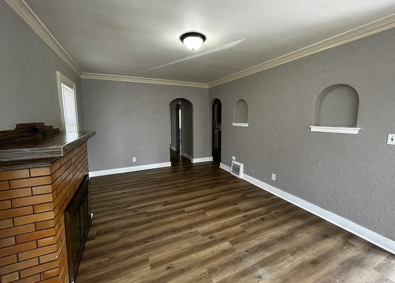 607 E Forrest Hill Ave - Photo 5 of 11