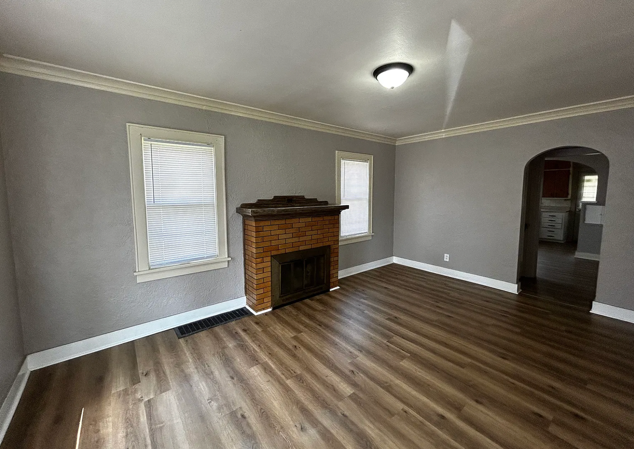 607 E Forrest Hill Ave - Photo 7 of 11