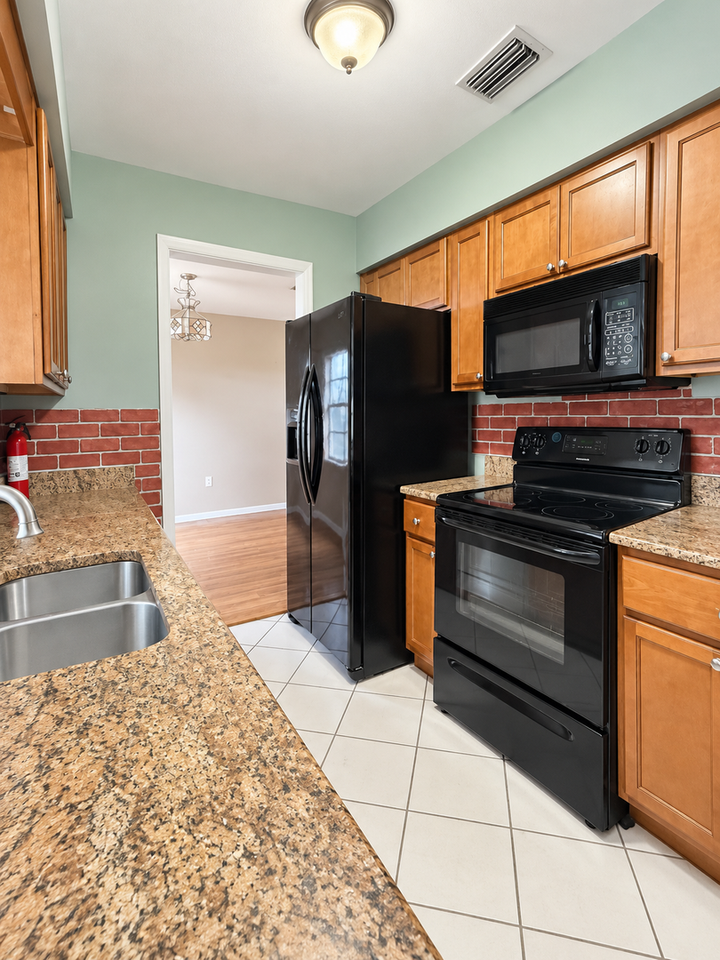 6478 Inca St - Photo 5 of 10