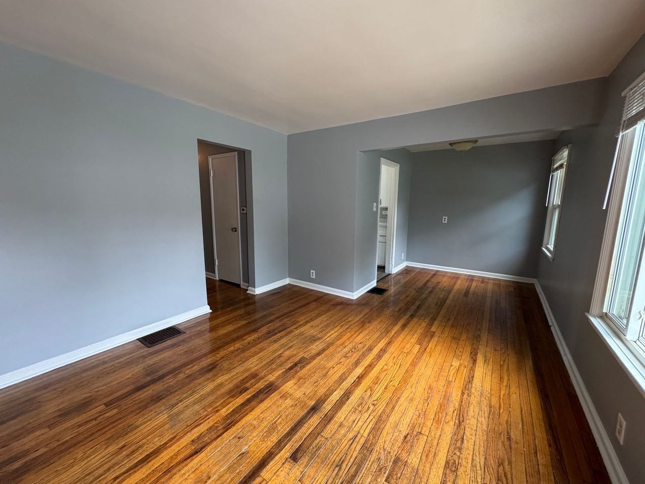 4625 Farrington Ave - Photo 2 of 17