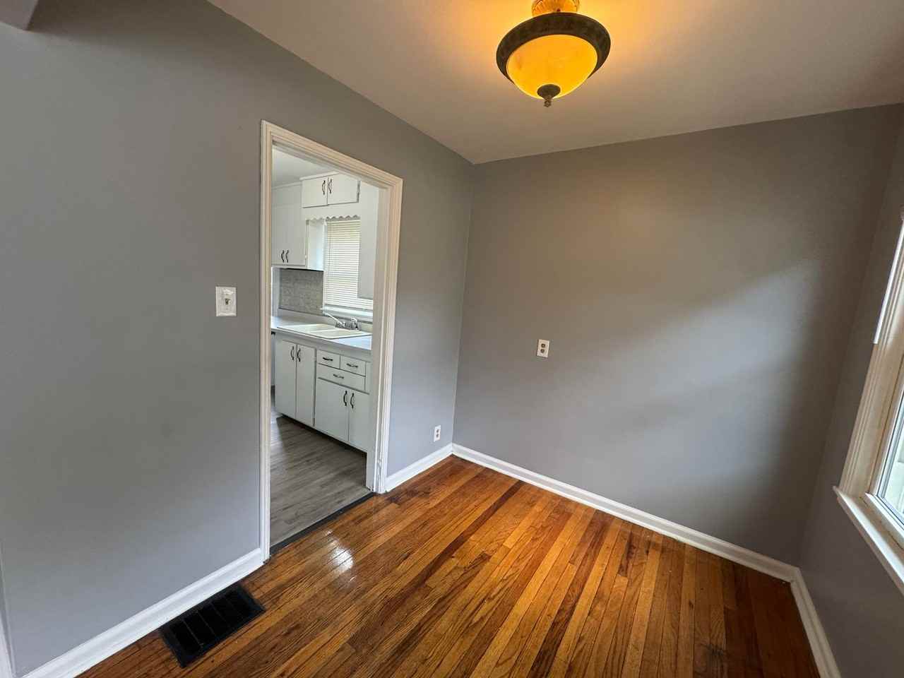 4625 Farrington Ave - Photo 5 of 17