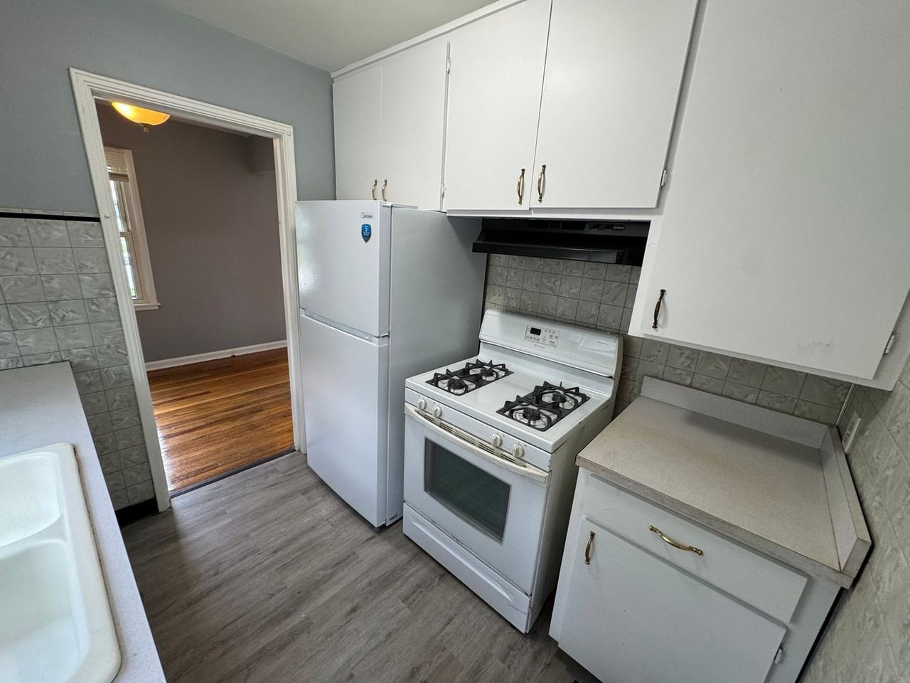4625 Farrington Ave - Photo 7 of 17