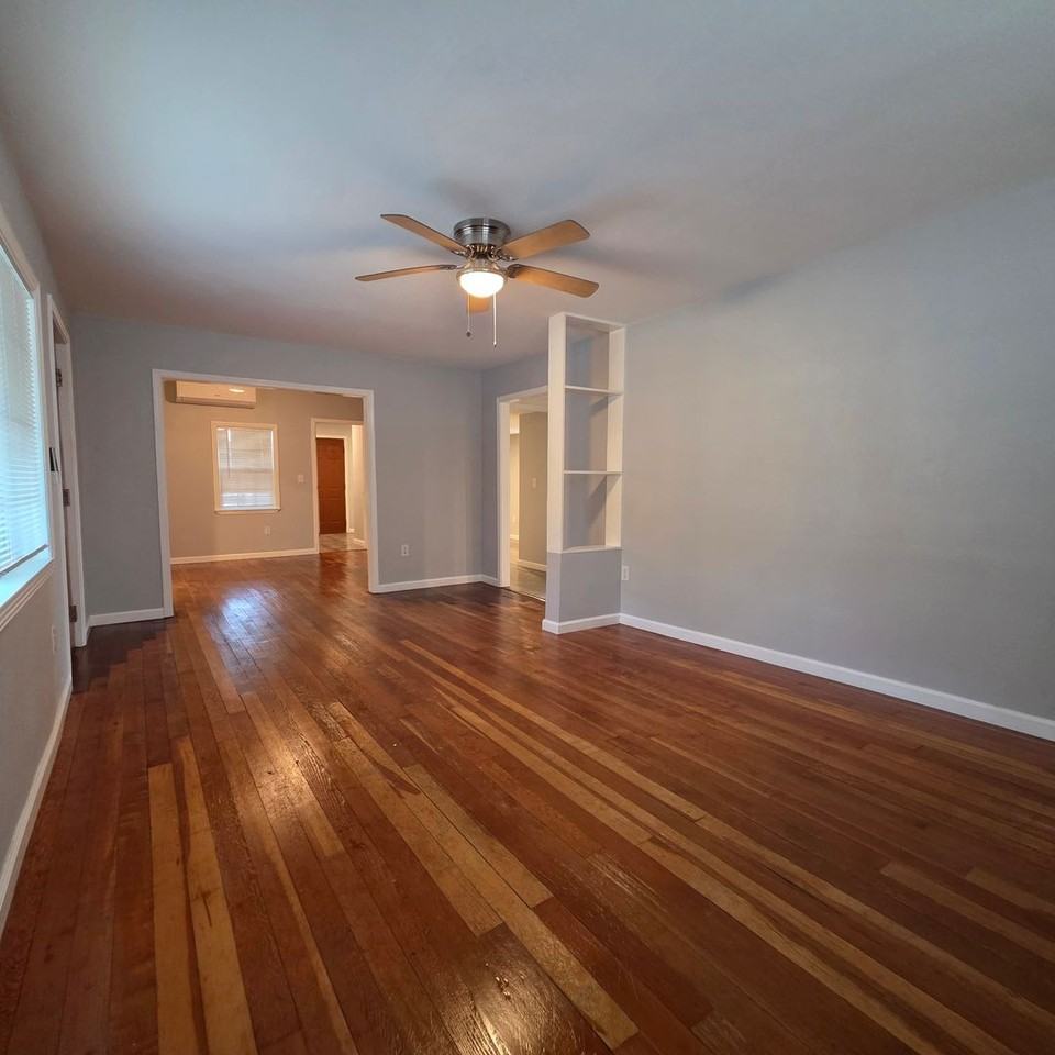 7927 Evans Ln - Photo 5 of 28