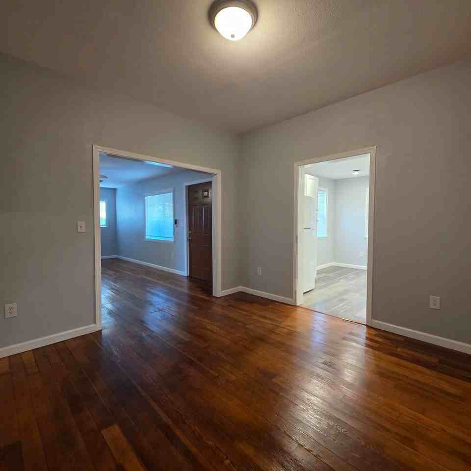 7927 Evans Ln - Photo 7 of 28