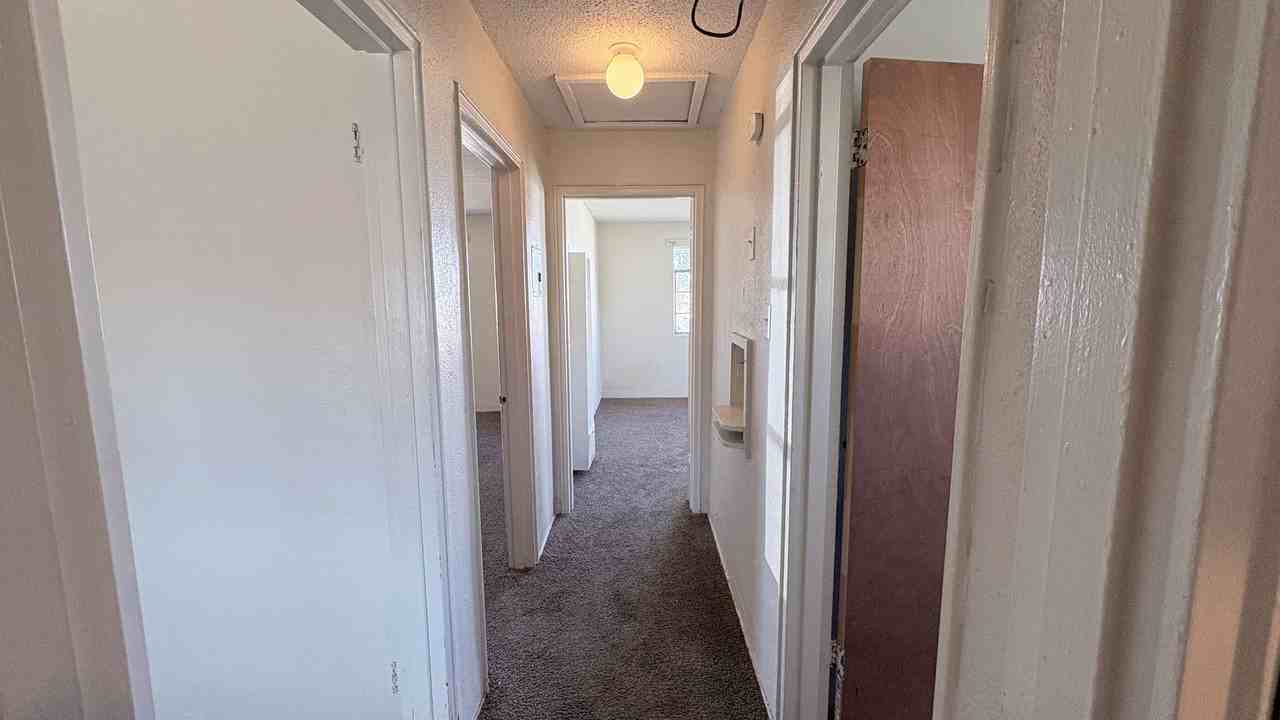 82 E Byrne St - Photo 6 of 8