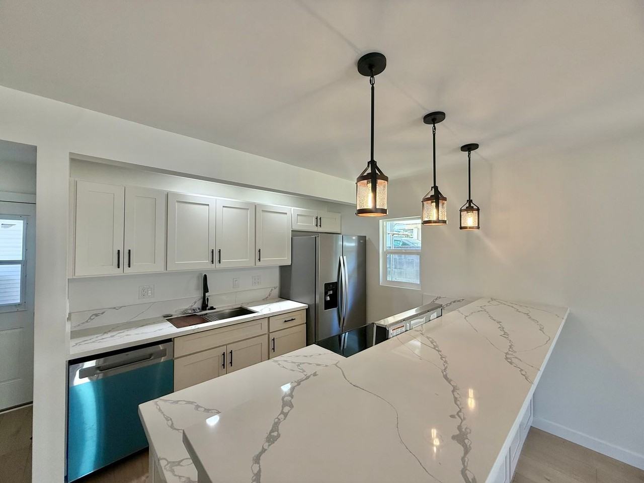 684 Kaulu Pl - Photo 2 of 21