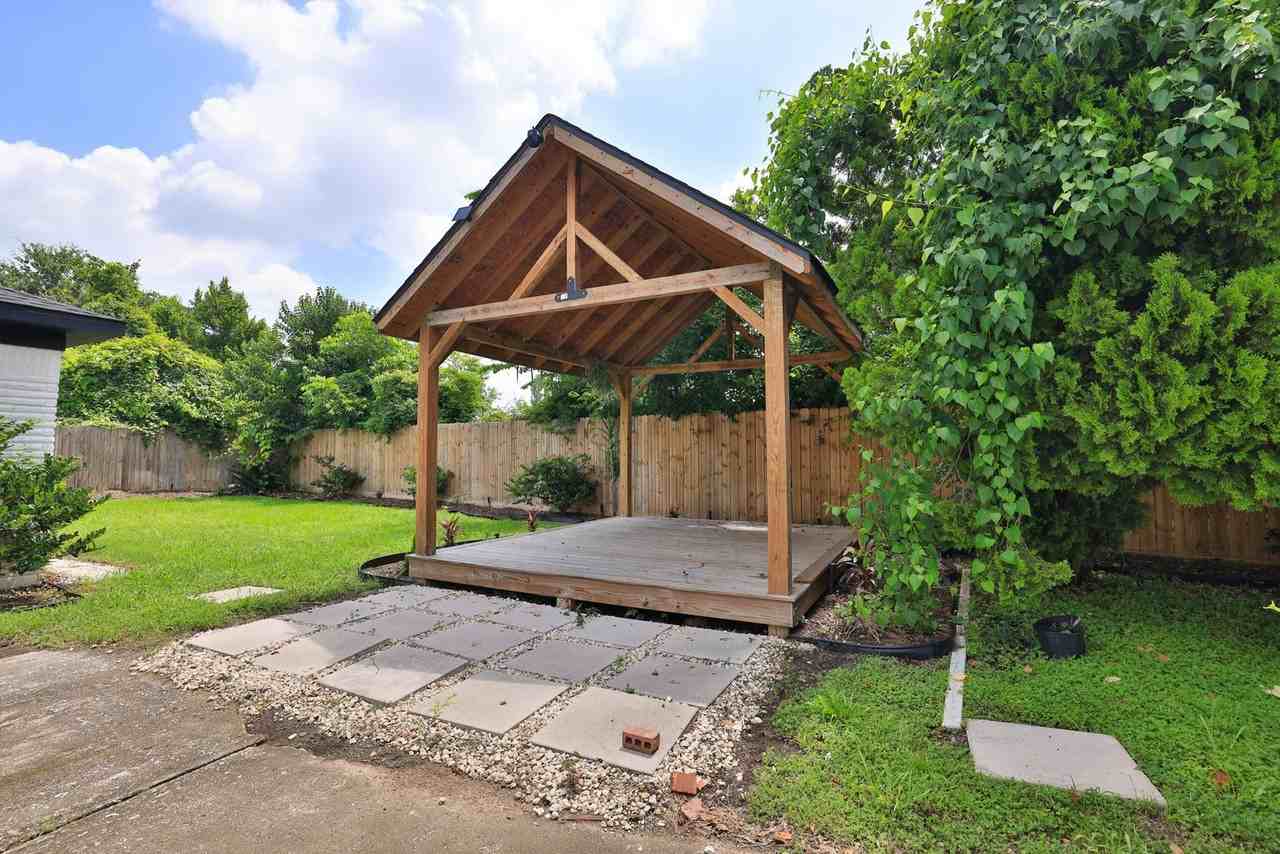 4116 Linn St #B - Photo 3 of 17