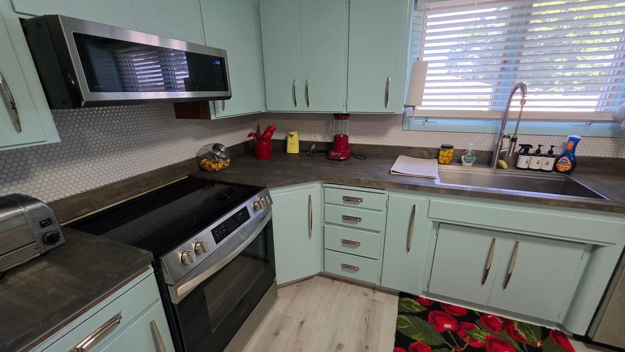 604 E Capitol Ave - Photo 5 of 28