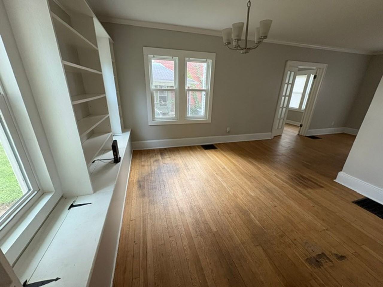 917 26th St - Photo 3 of 13