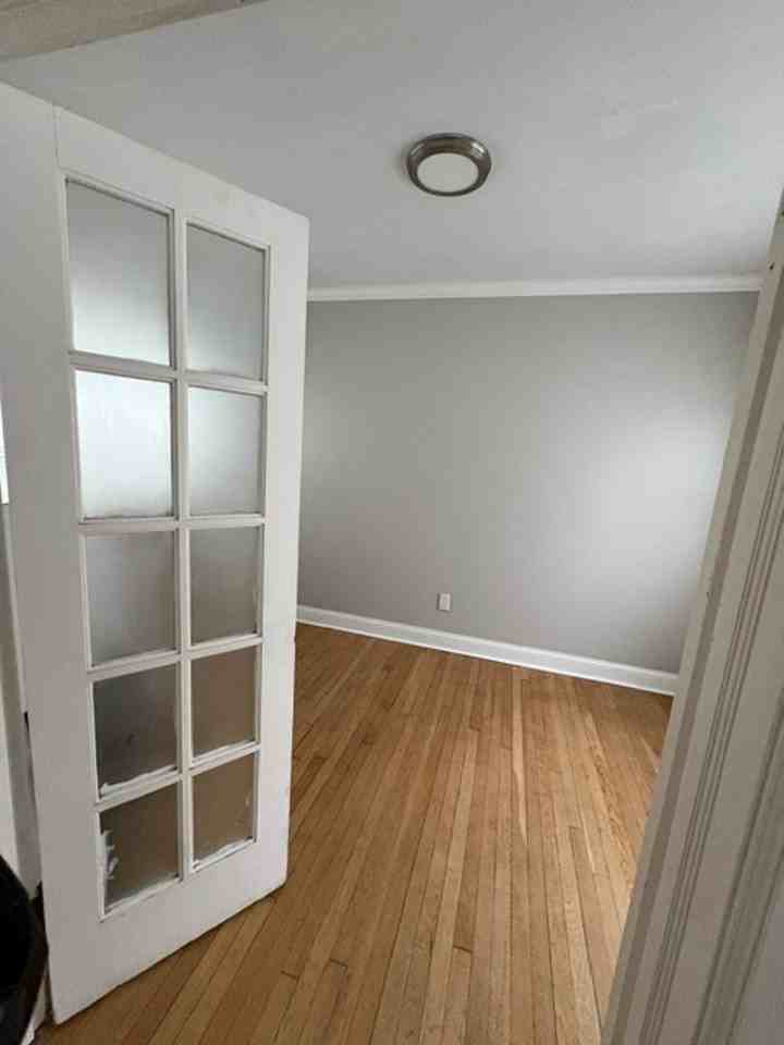 917 26th St - Photo 4 of 13