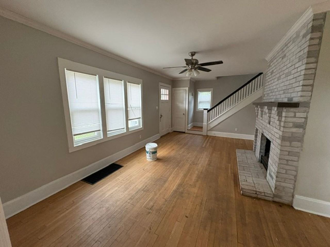 917 26th St - Photo 5 of 13