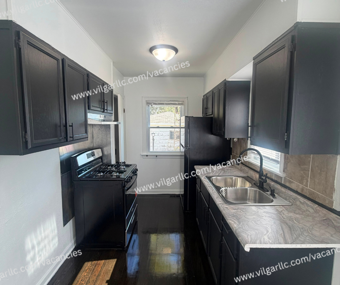 617 Burr St - Photo 3 of 29