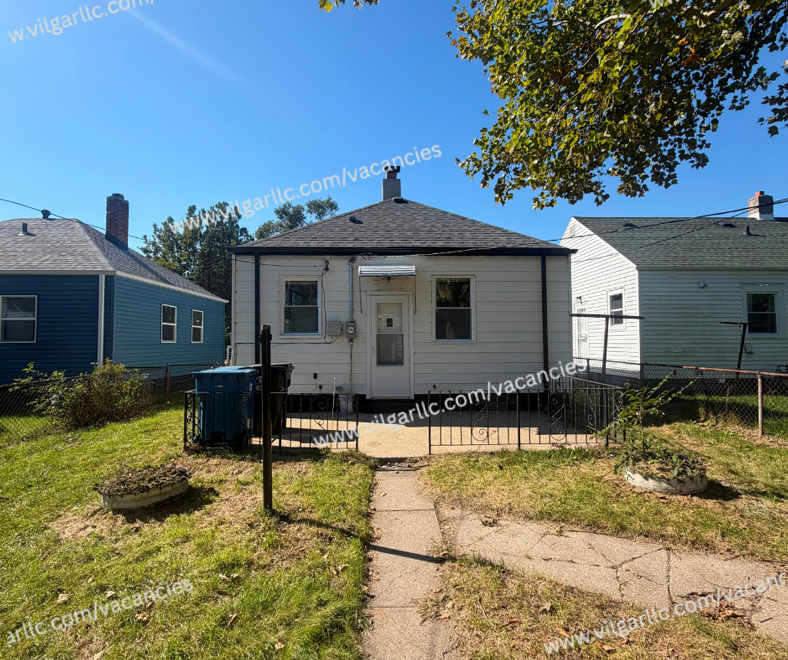 617 Burr St - Photo 4 of 29