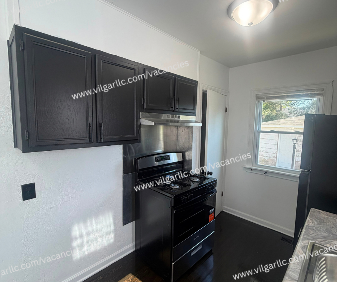 617 Burr St - Photo 6 of 29