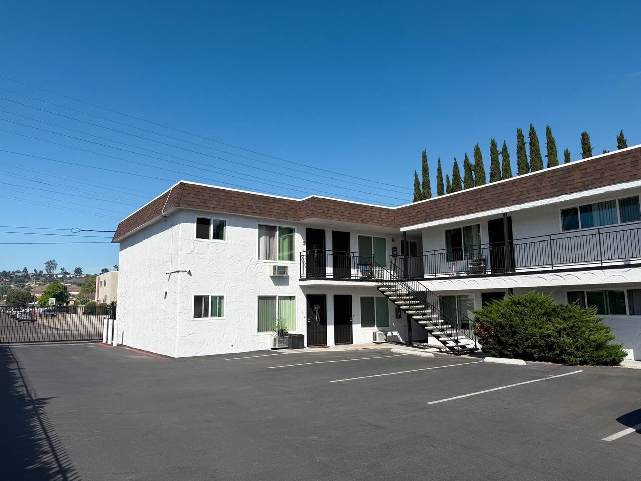Camelot Apartments - Photo 4 of 7