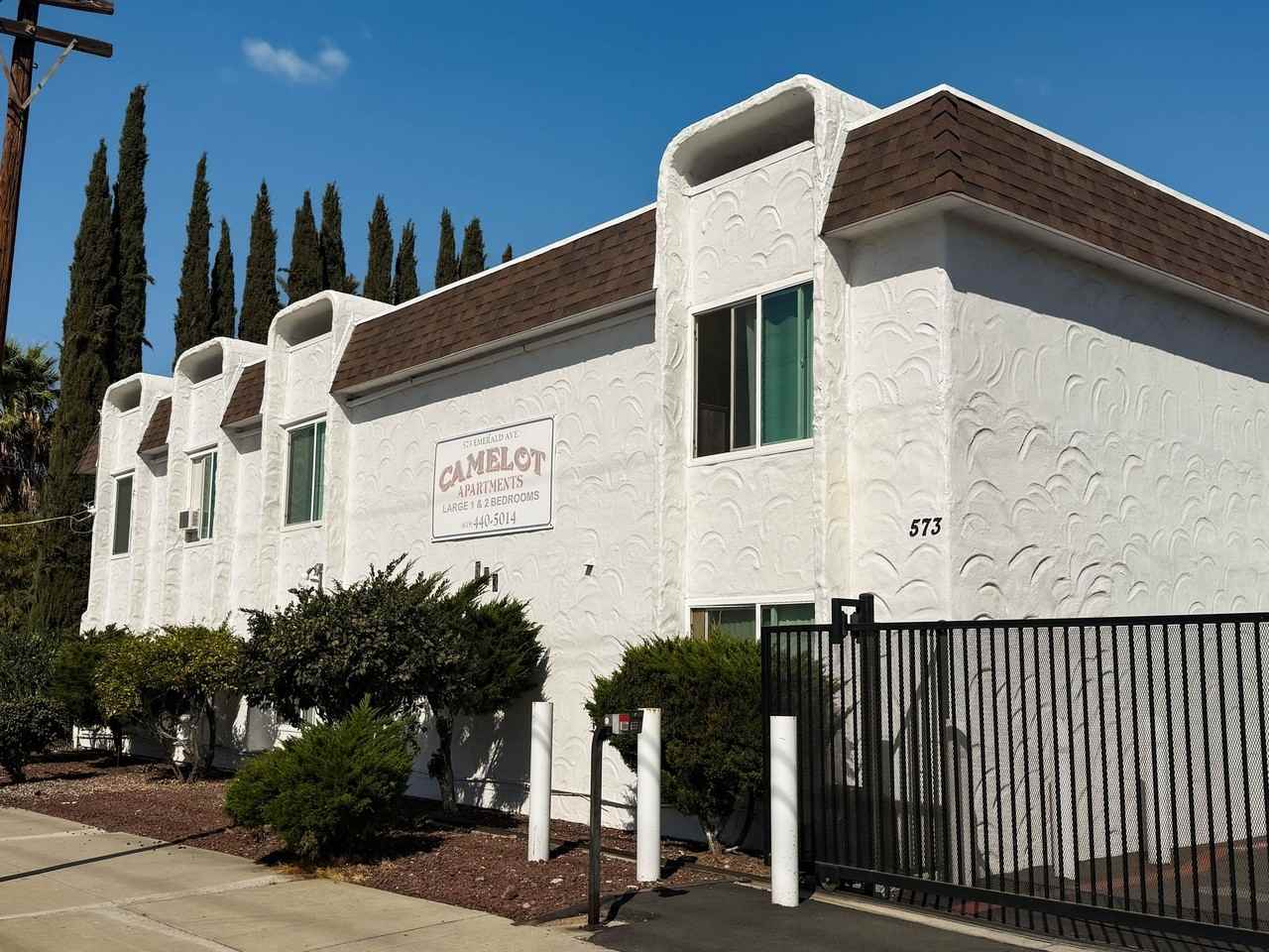 Camelot Apartments - Photo 6 of 7