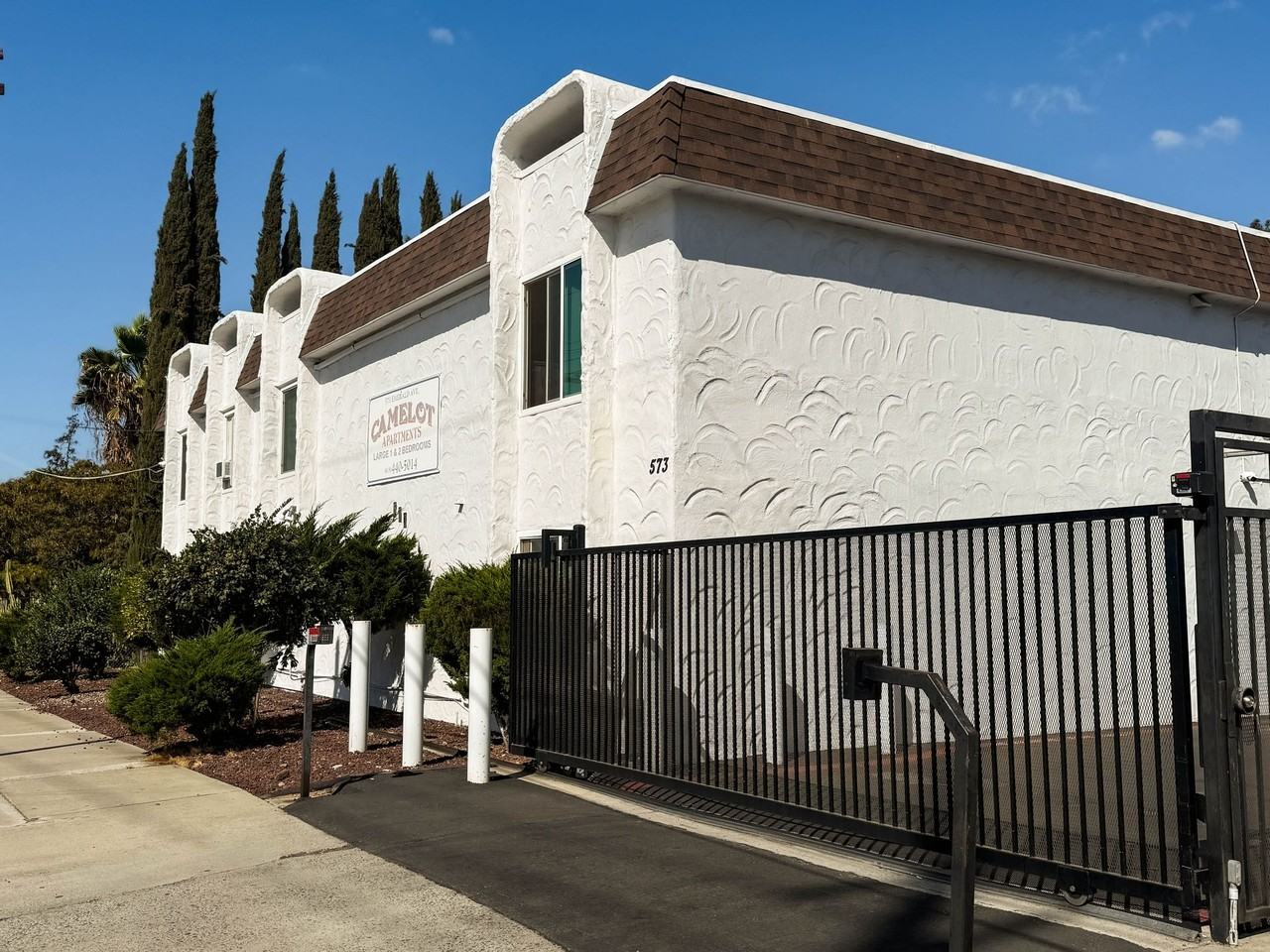 Camelot Apartments - Photo 7 of 7
