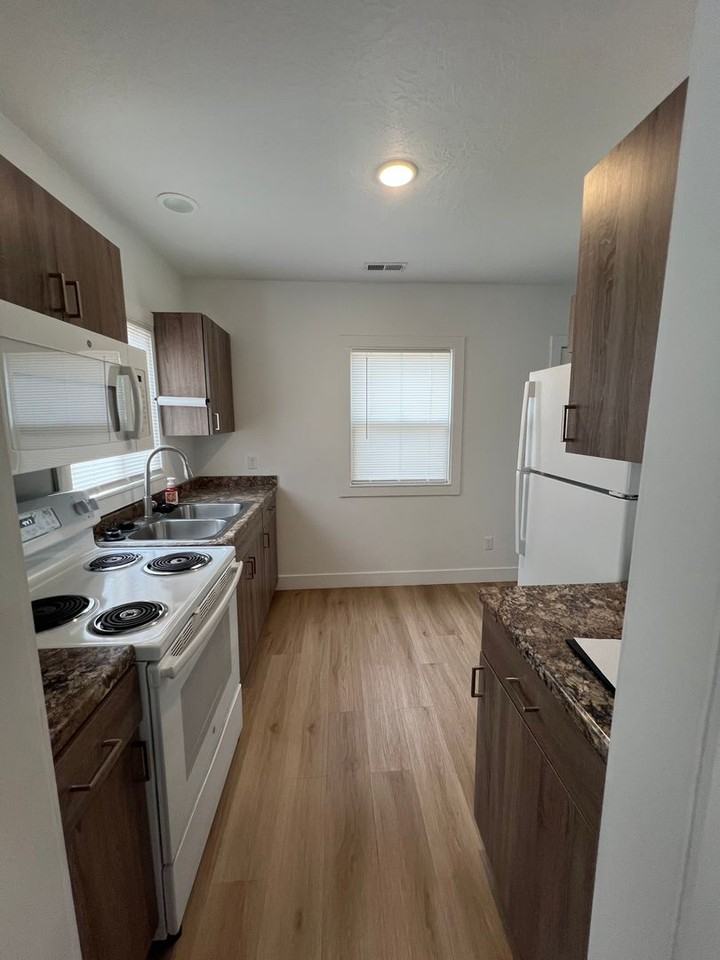101 N 200 E - Photo 4 of 10