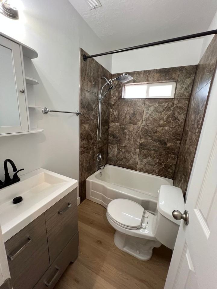 101 N 200 E - Photo 5 of 10