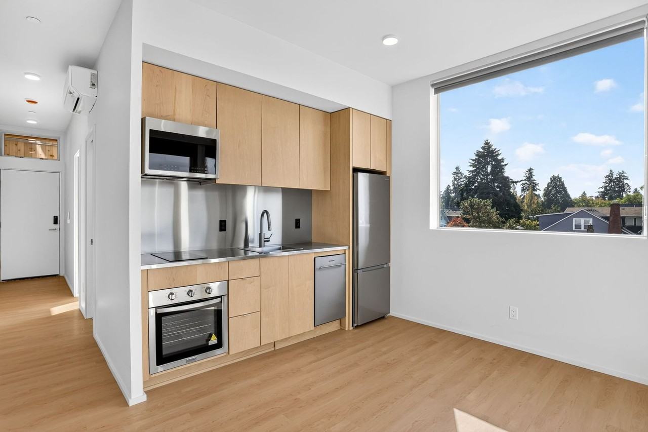 7480 N Delaware Ave - Photo 4 of 47