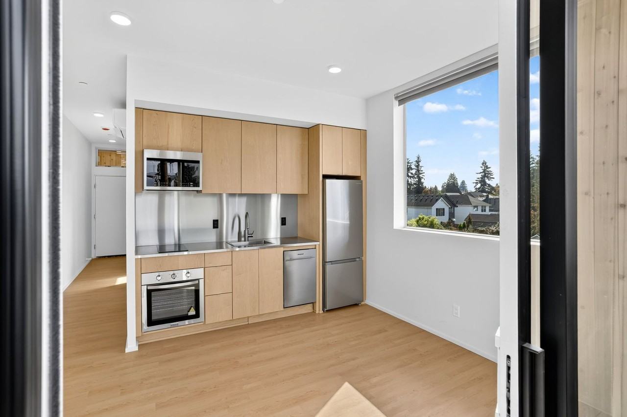 7480 N Delaware Ave - Photo 6 of 47