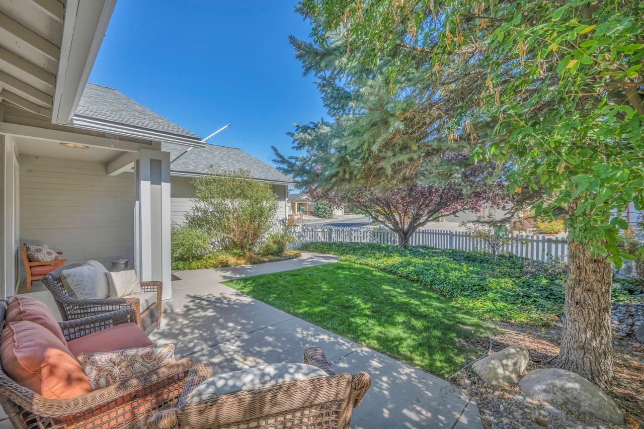 3475 University Green Dr - Photo 2 of 50
