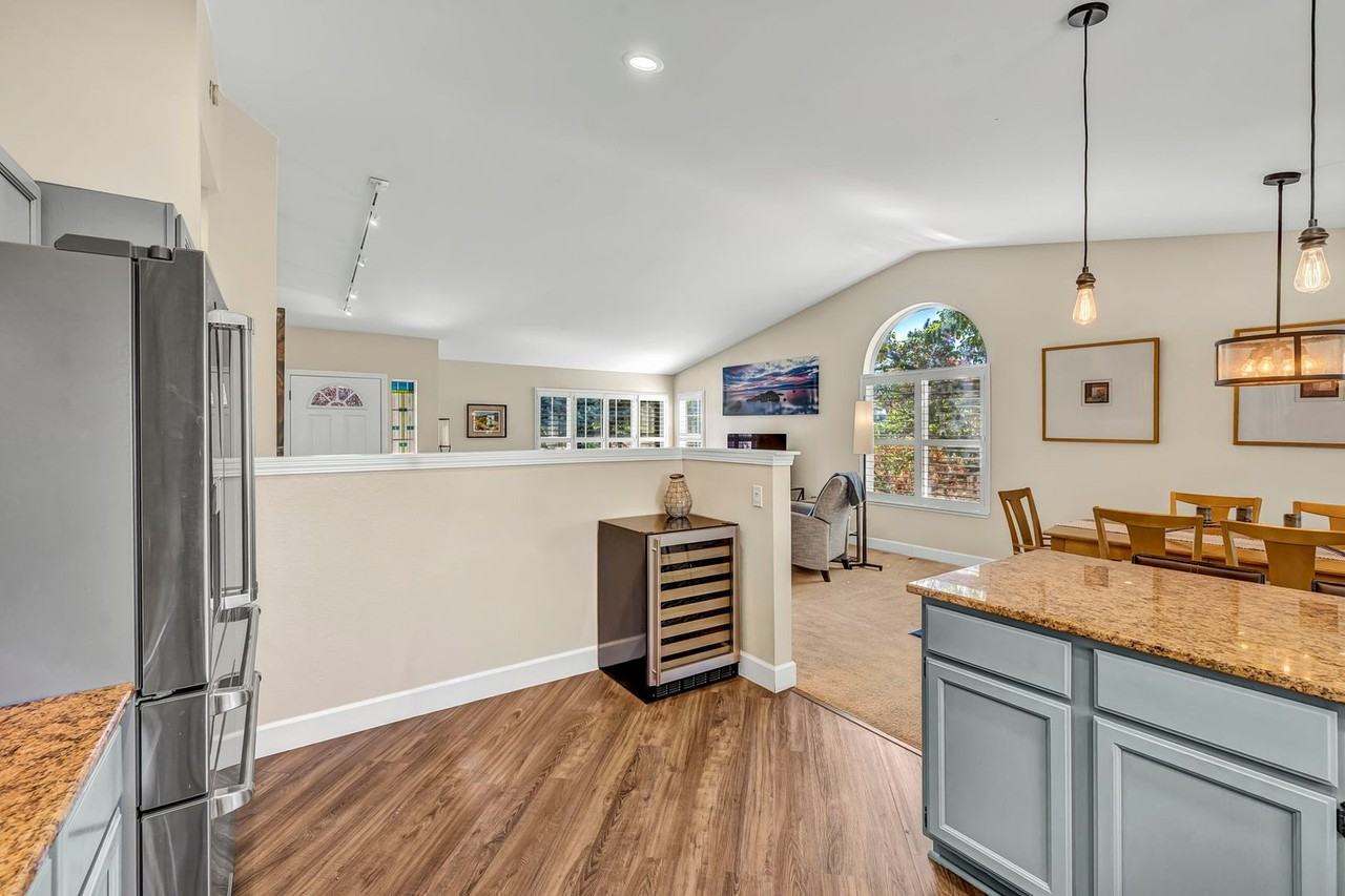 3475 University Green Dr - Photo 5 of 50