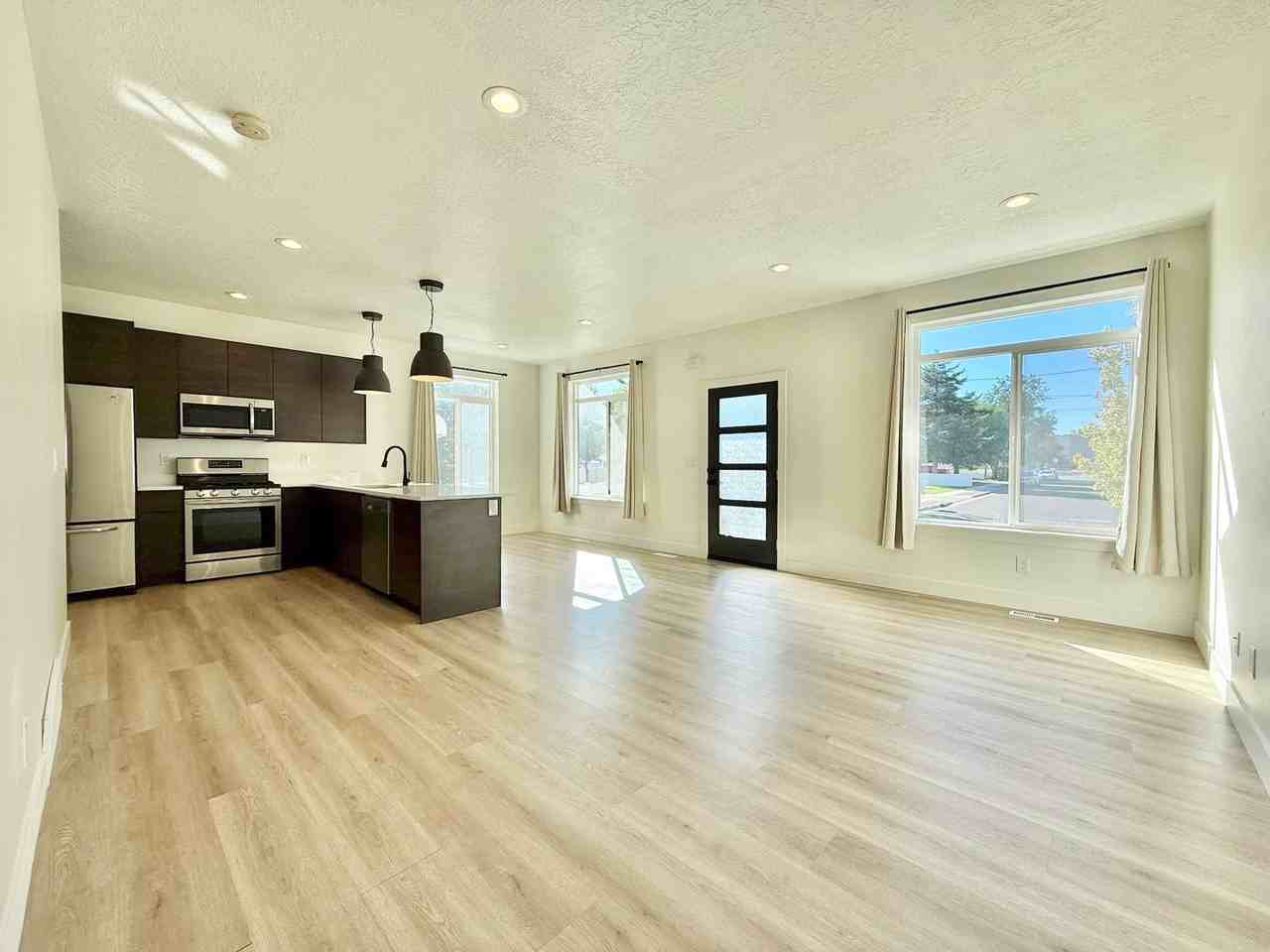 148 E 7085 S - Photo 4 of 23
