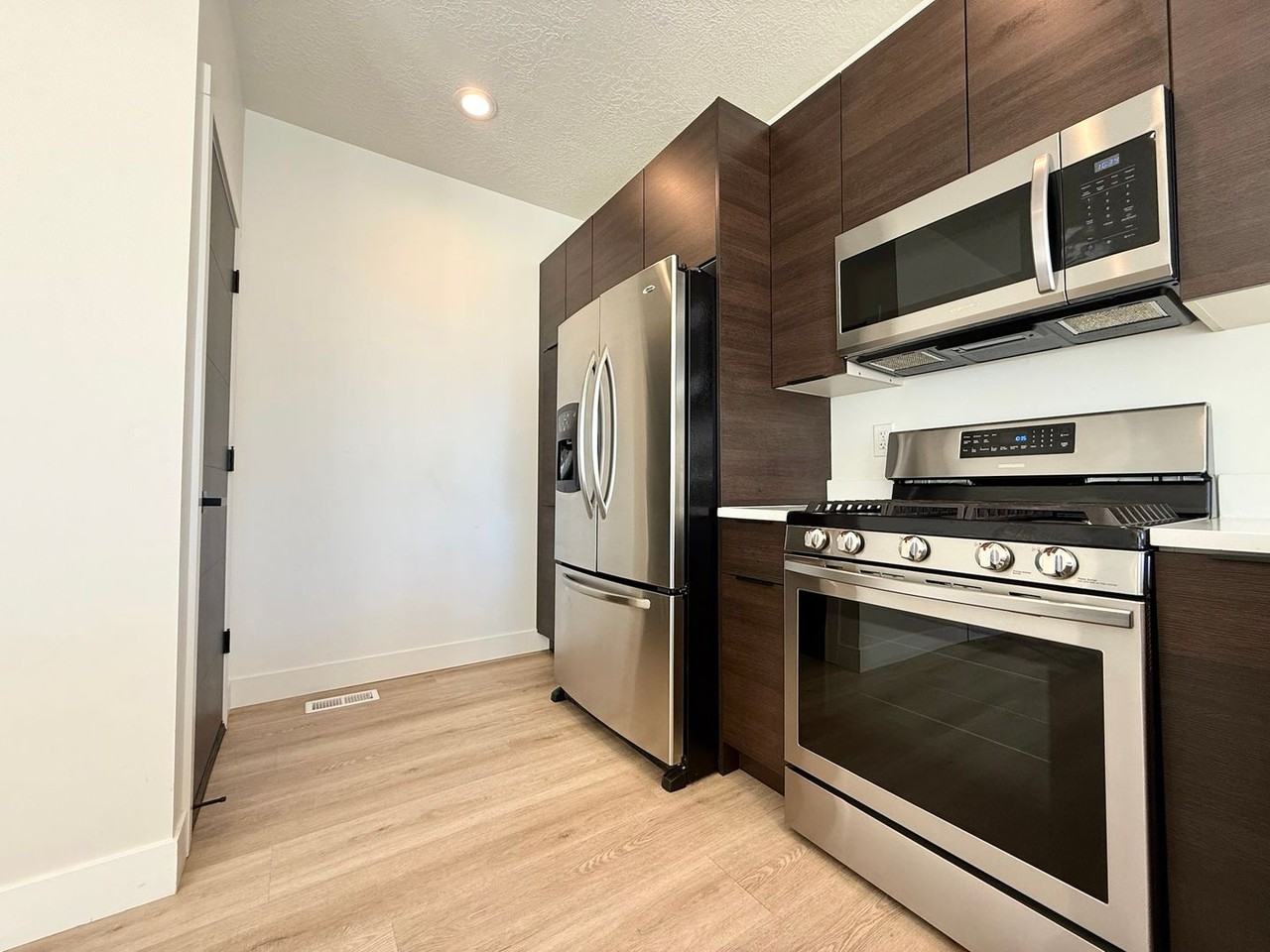 148 E 7085 S - Photo 7 of 23