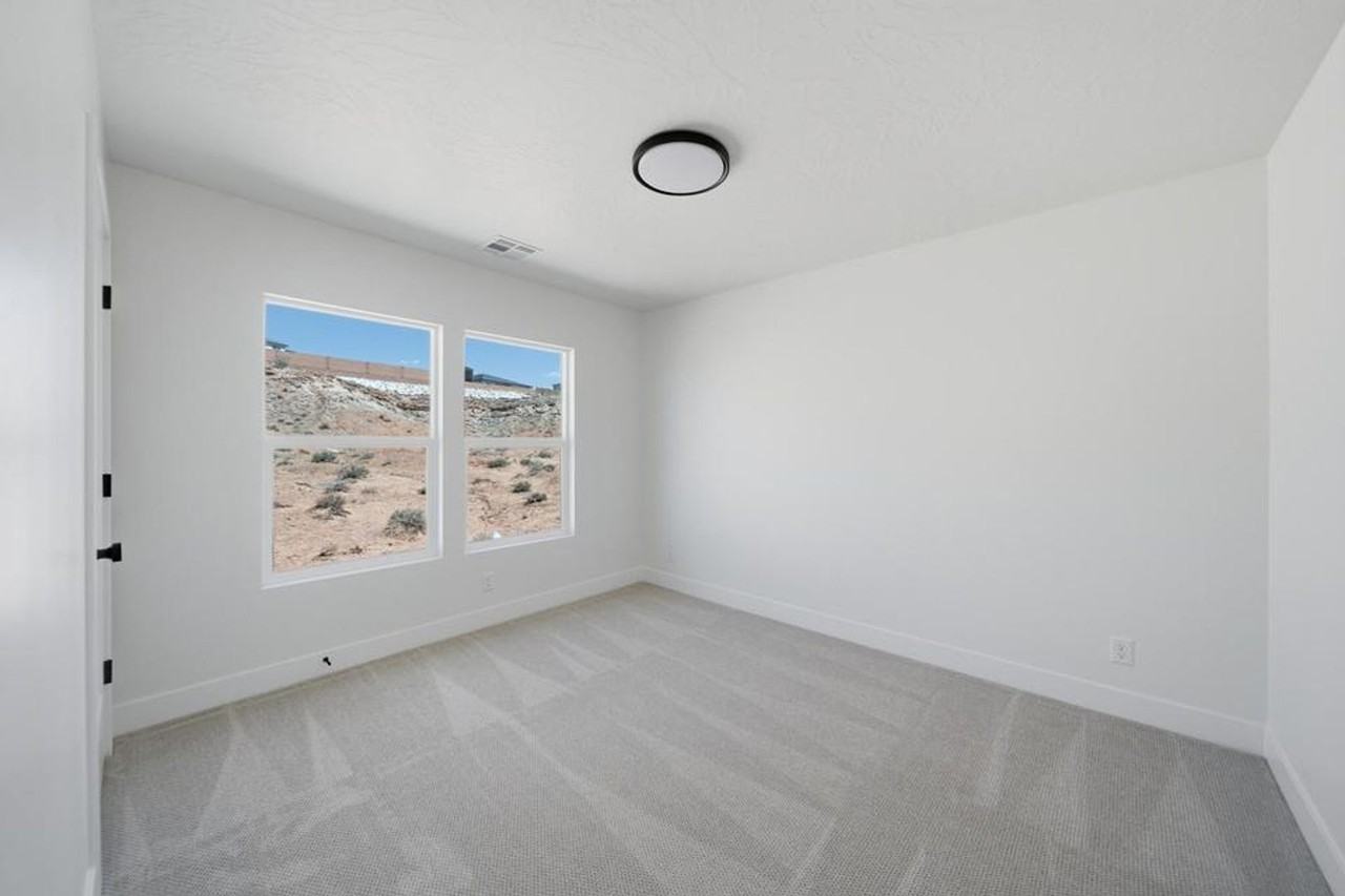 1379 E Egret Dr - Photo 3 of 38