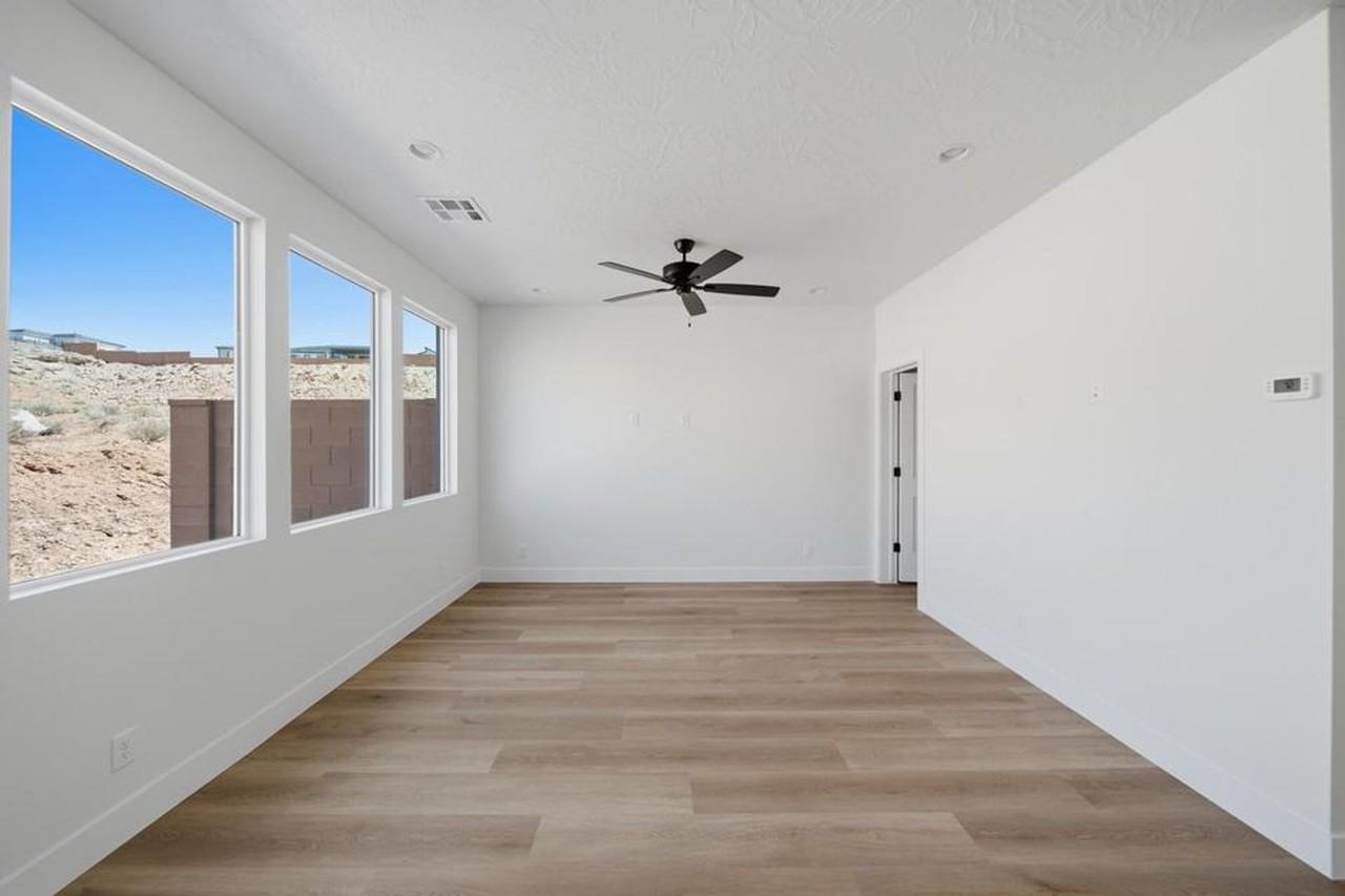 1379 E Egret Dr - Photo 4 of 38