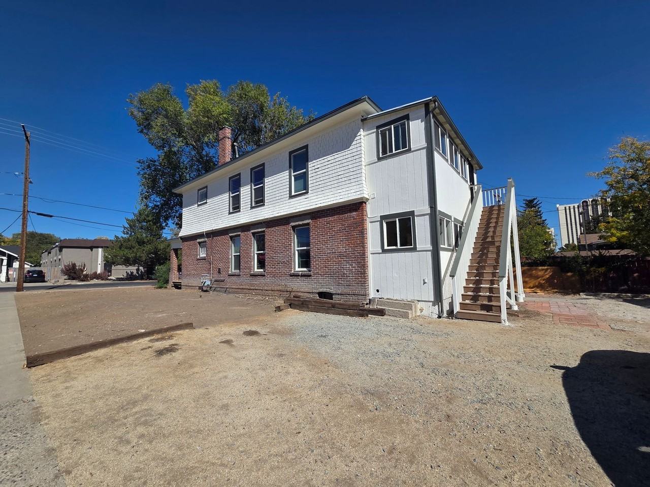 544 W 6th St - Photo 2 of 19