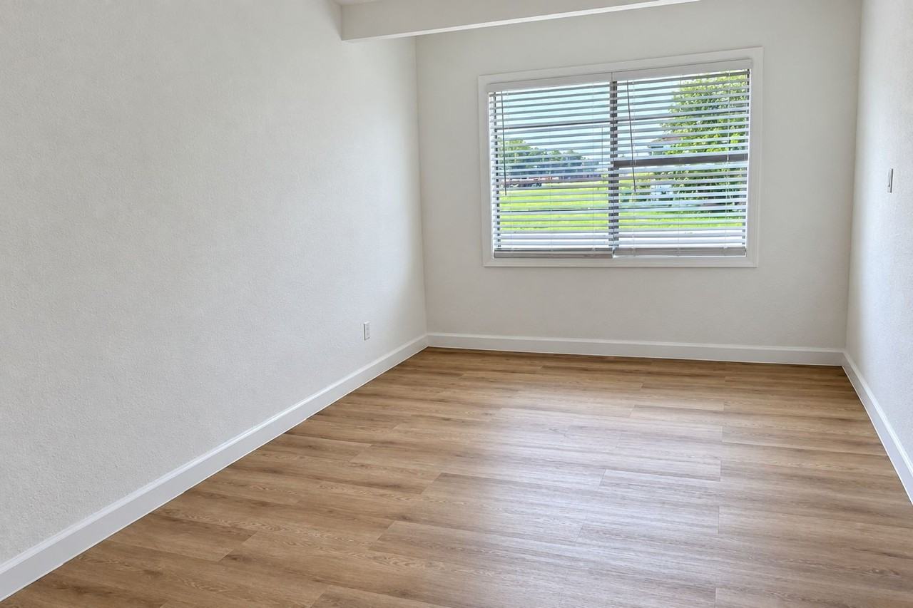 7019 Anderson St - Photo 4 of 16