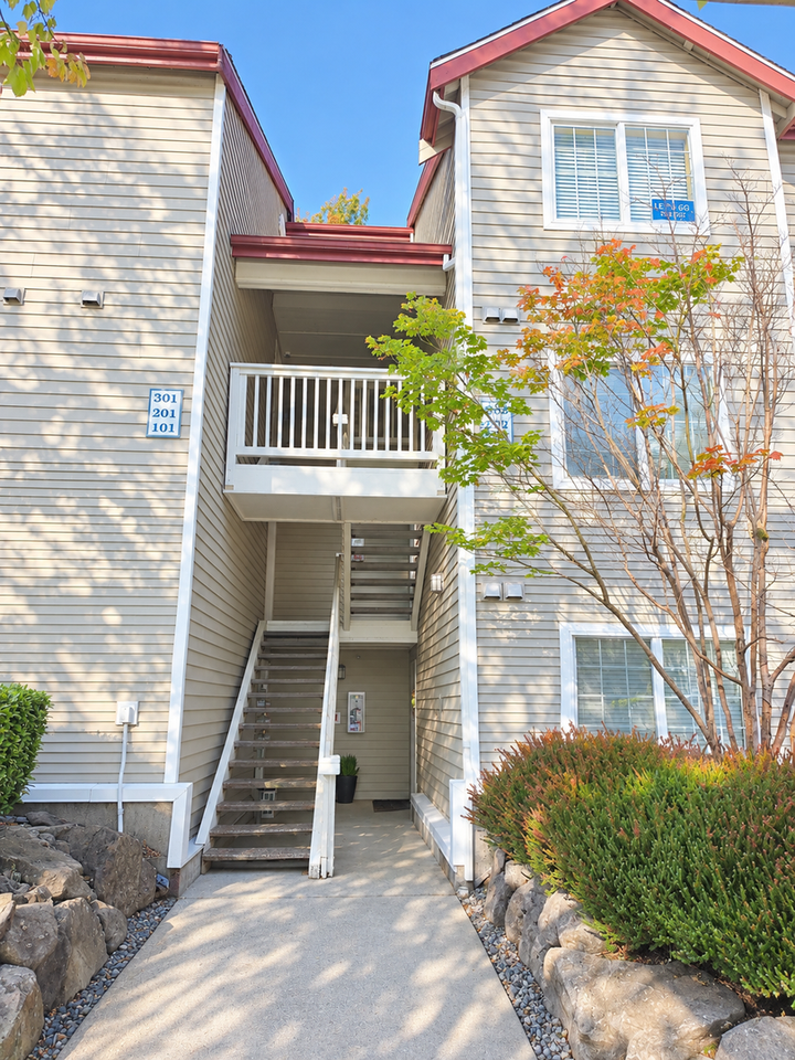 13306 Se 272nd St #202 - Photo 2 of 34
