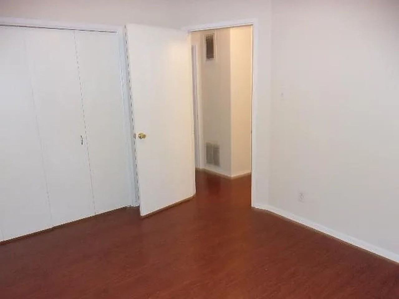 13819 Sherman Way - Photo 5 of 11