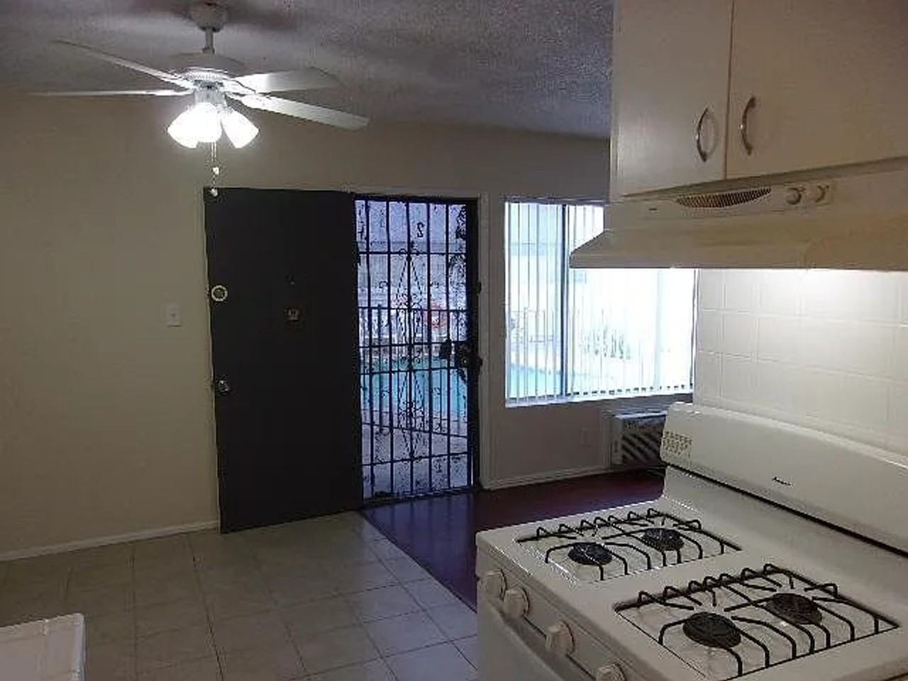 13819 Sherman Way - Photo 7 of 11