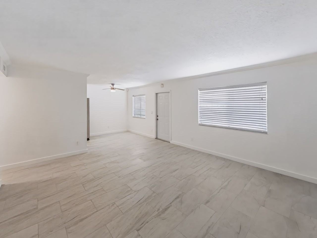 4625 Bayshore Dr - Photo 2 of 30