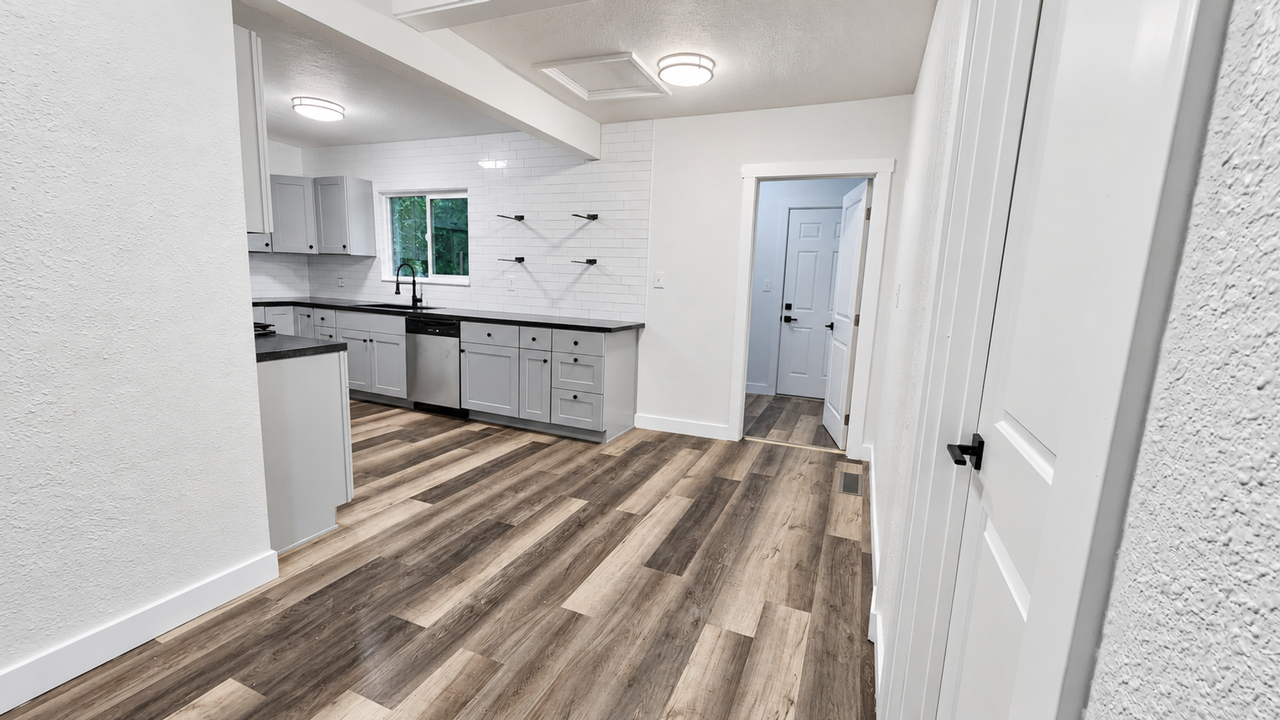 2574 Freebridge St - Photo 5 of 11