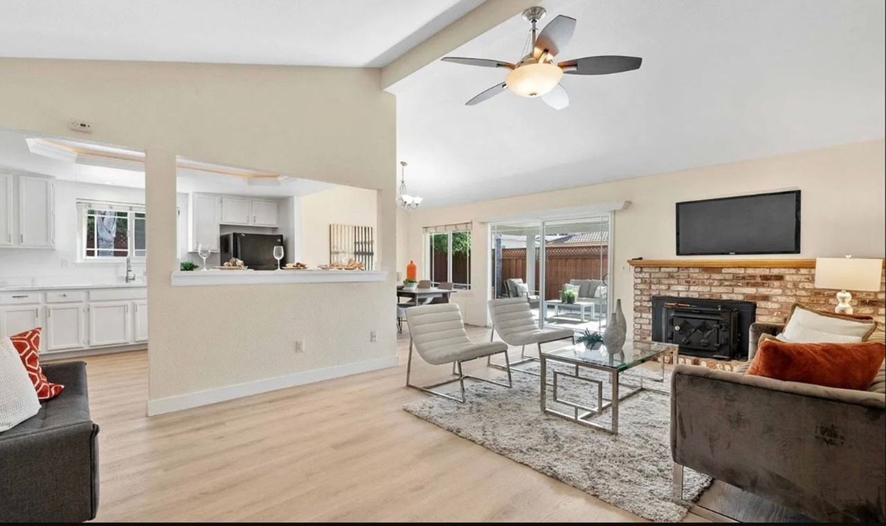 1694 Arrowhead Ave - Photo 3 of 15