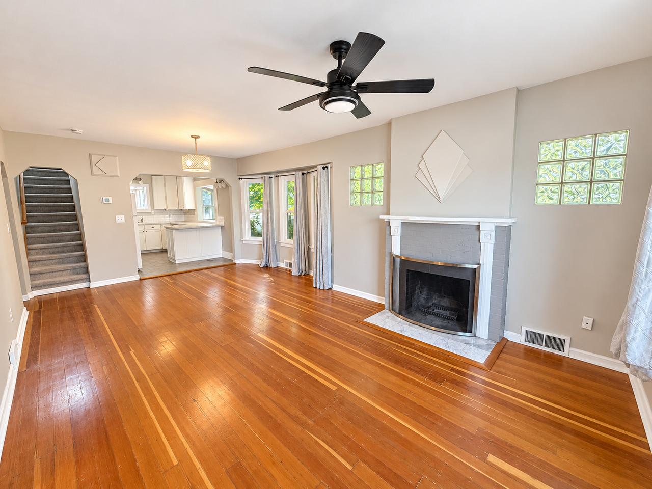318 E 29th Ave - Photo 2 of 15