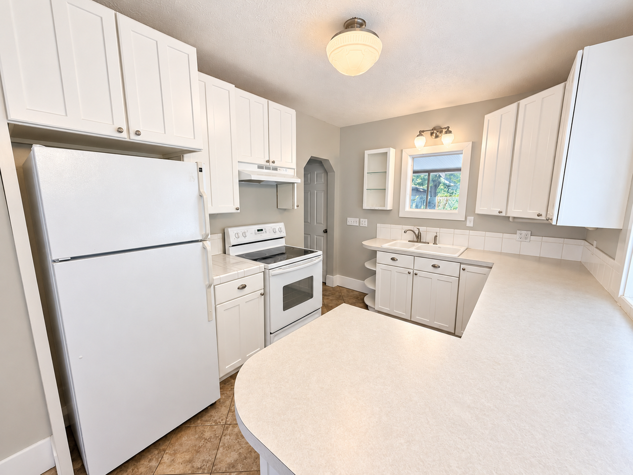 318 E 29th Ave - Photo 4 of 15