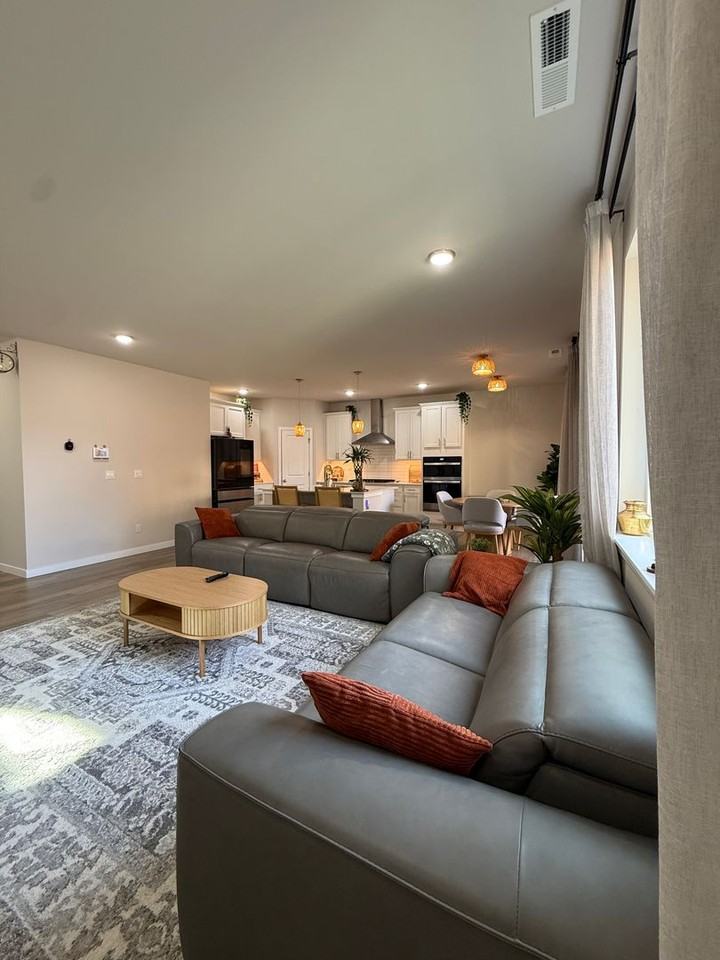 8543 52nd Pl Ne - Photo 6 of 24