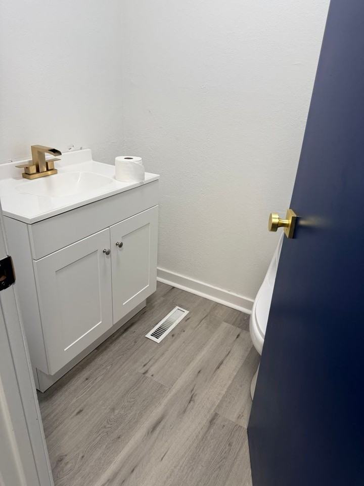 8810 E 58th Ter - Photo 6 of 8