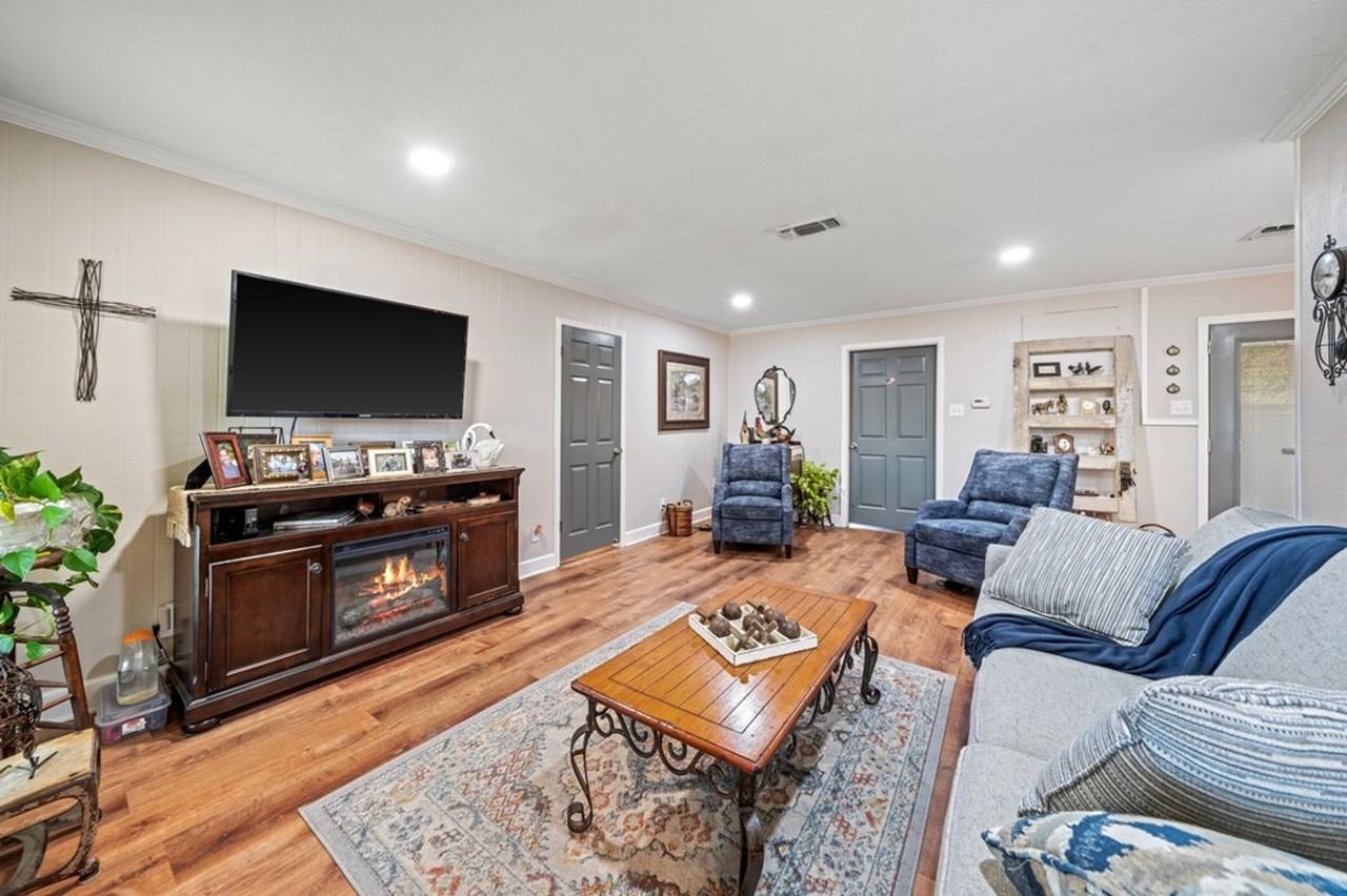 139 Eickenroht Rd - Photo 2 of 17