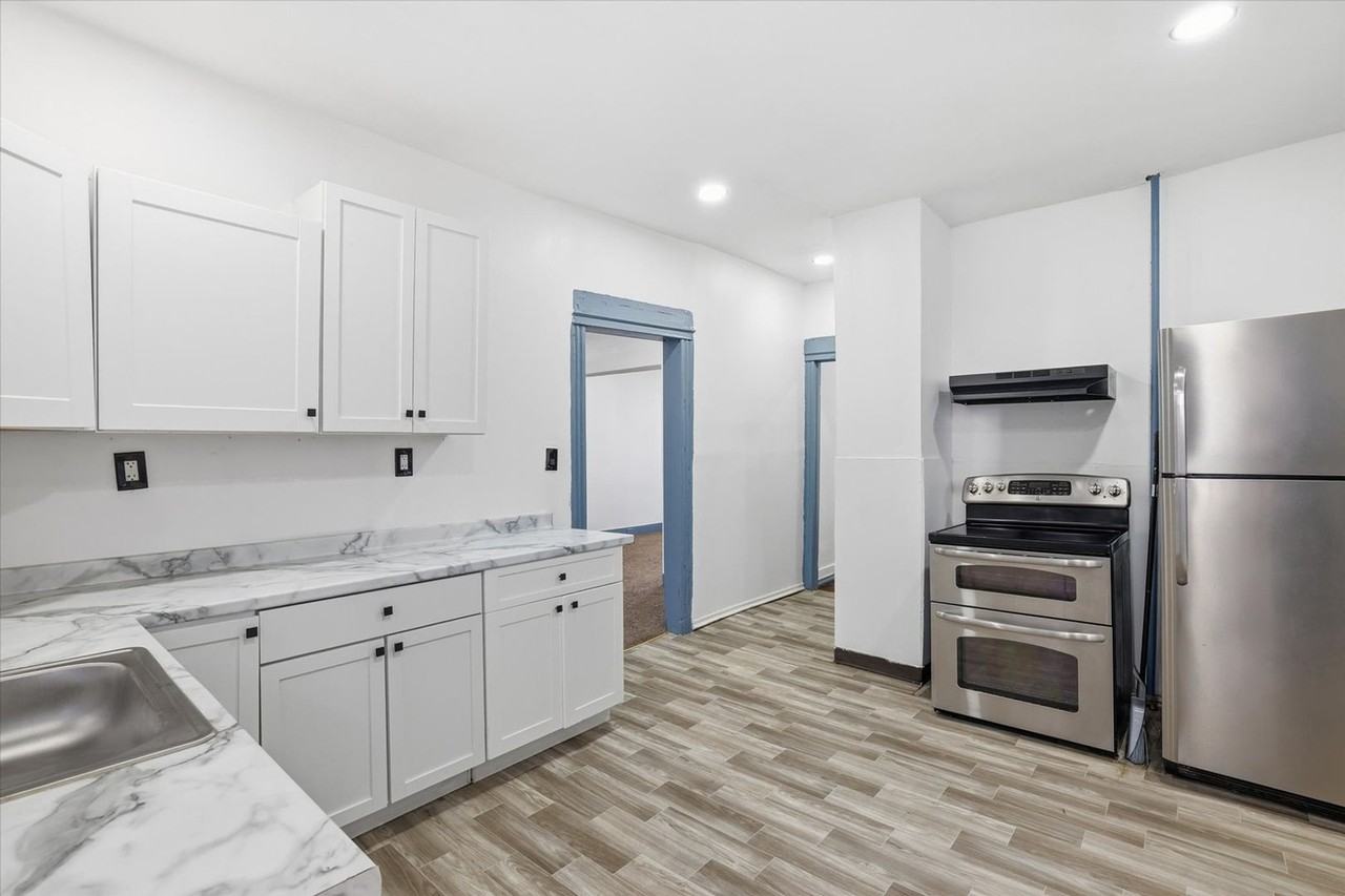 940 Monroe Ave - Photo 5 of 38