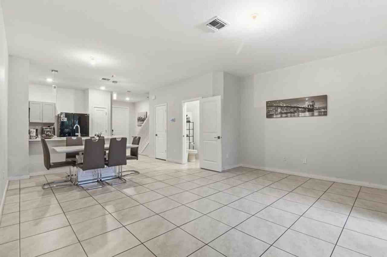 113 Bandol St - Photo 4 of 17